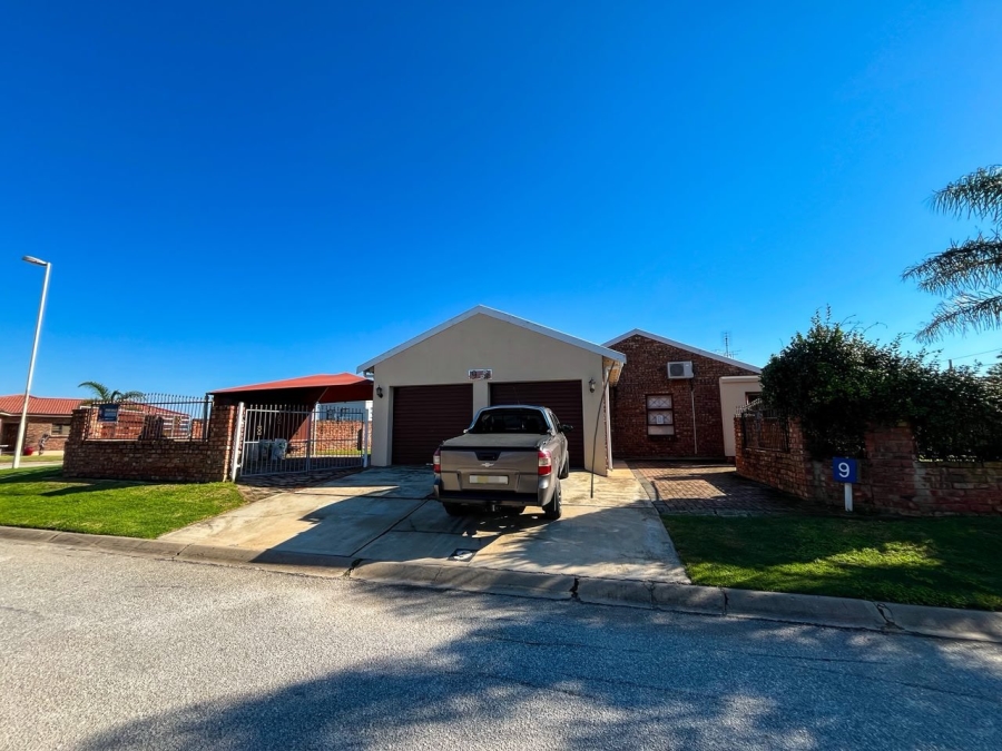 3 Bedroom Property for Sale in Strelitzia Park Eastern Cape